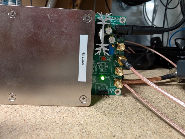 repaired oscillator showing powered and locked